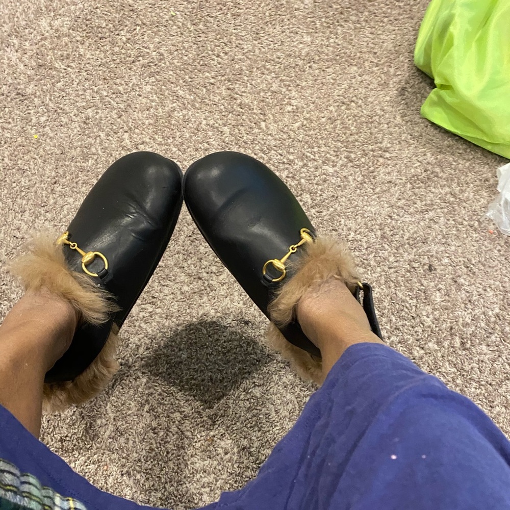Men’s Gucci slippers authentic